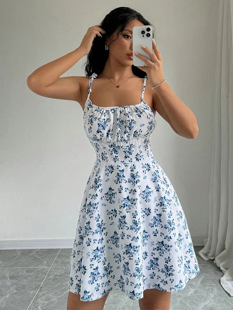 Lara | Rochie scurtă cu bretele subțiri și imprimeu floral