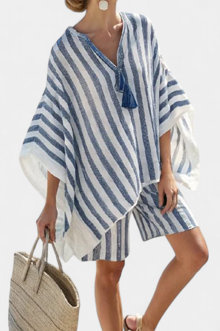 Nancy csíkos szett oversized pólóval és elegáns sorttal